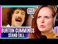 Download Lagu Canada’s soepelste zanger?! Burton Cummings | Stand Tall Reactie | Analyse door een Vocal Coach
