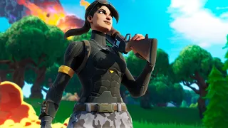Jugando Fortnite - Con seguidores 💕
