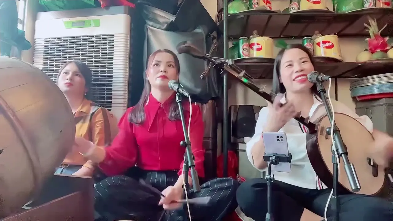 Văn hầu giá Cô đôi thượng - Đội cung văn nữ Tuyết Tuyết - Thu Minh - Thuỳ Dung