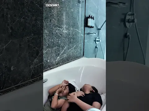 Caca dan elbarack tidur di bethub hotel @Keluargasontoloyoguys #cacafamily #shorts #trending