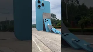 Giant Iphone 14 Pro Max 3d Special Effects 3d Animation Future Technology Imagination 