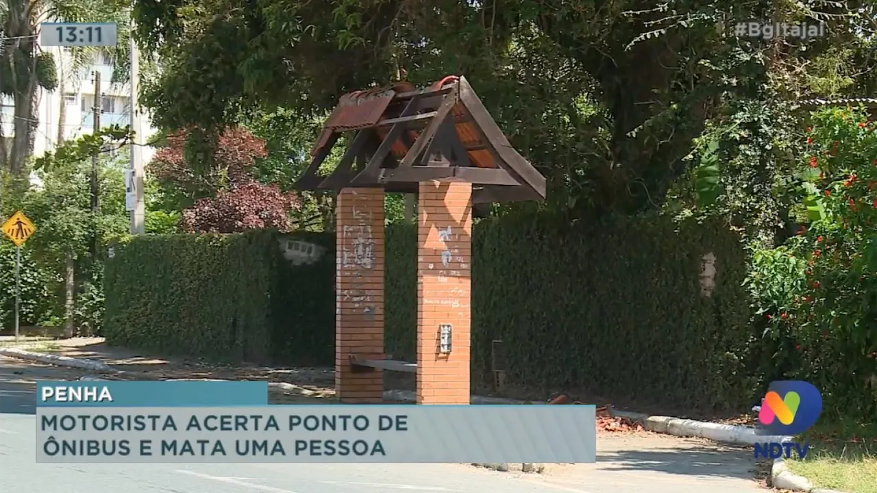 Motorista acerta ponto de ônibus e mata uma pessoa em Penha