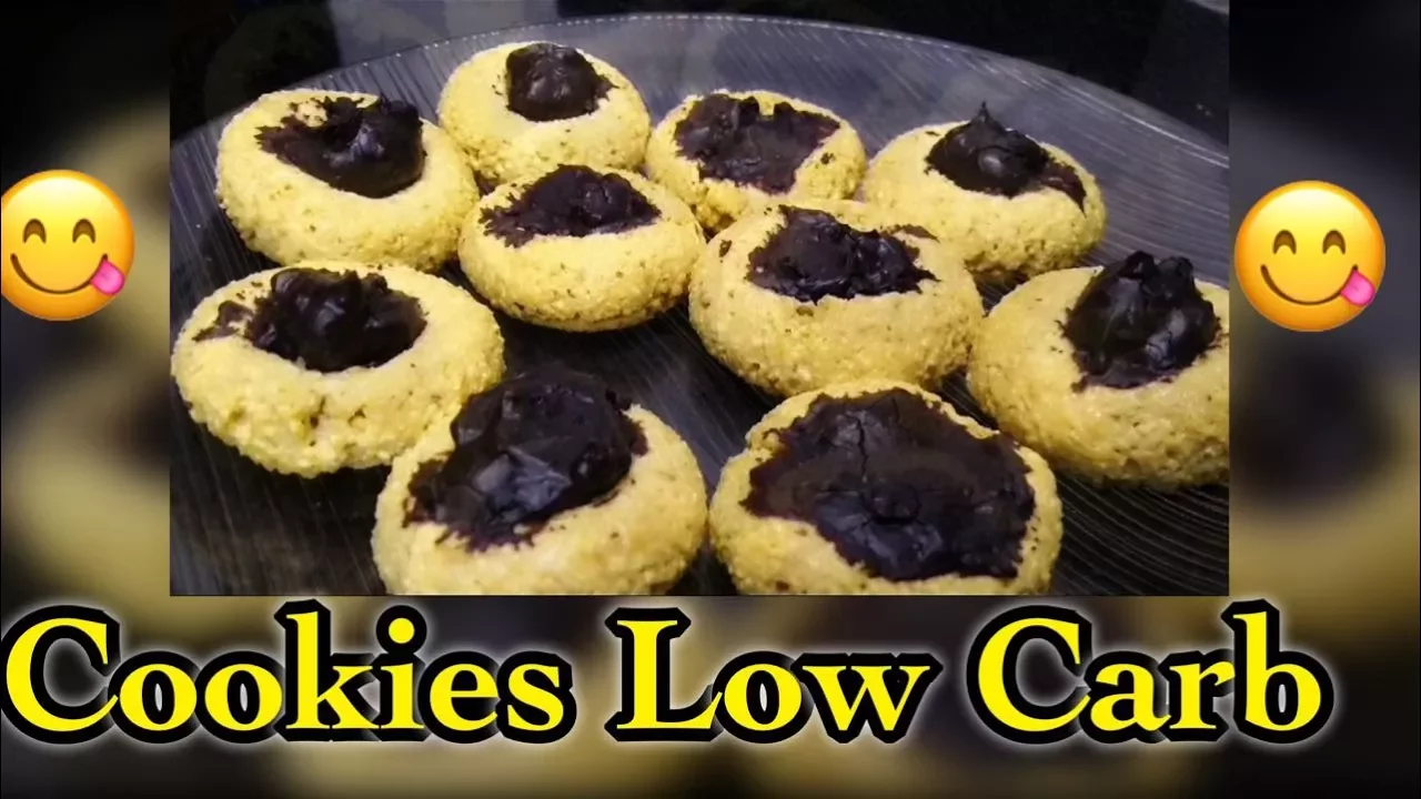 RECEITA LOW CARB: COOKIES DE AMENDOIM COM CHOCOLATE