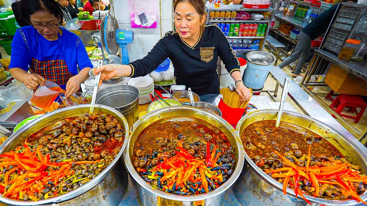 VIETNAM STREET FOOD Seafood Paradise  Bnh Xo + CRAZY Snail Feast in Da Nang!
