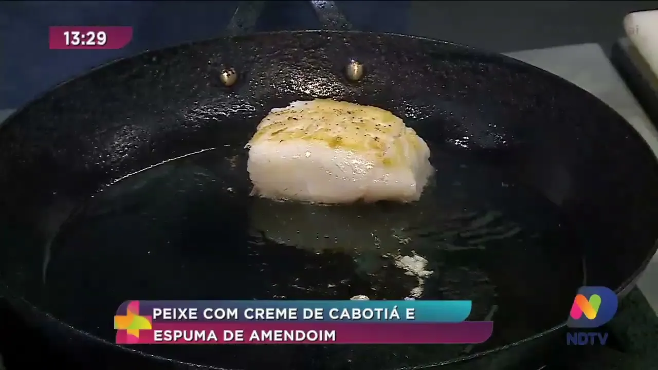 Peixe com creme de cabotiá e espuma de amendoim