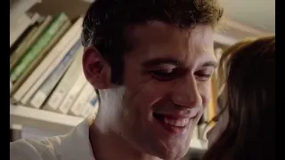 كانات يحاول تقبيل ايكيم في المكتبه 