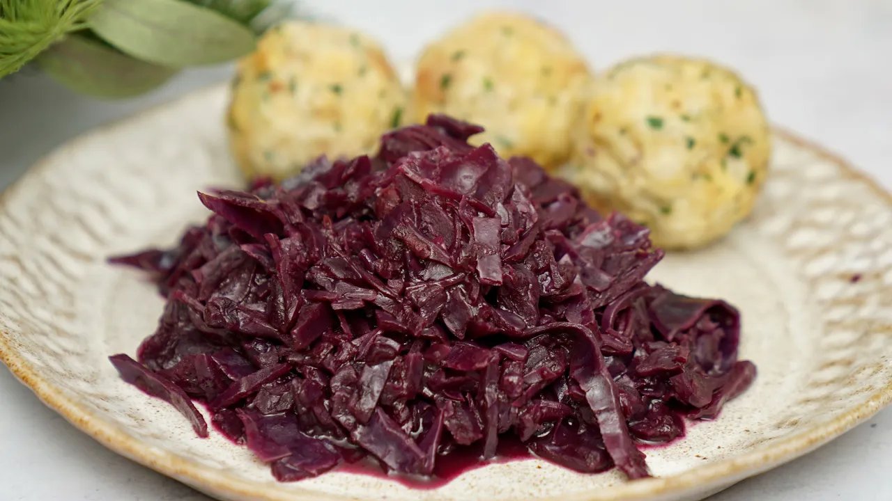 Christmas Red Cabbage | Jamie Oliver. 