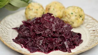 ingredients: » 1 red cabbage (aprrox. 1,5 kg) » 6 tsp. sugar » 1,5 tsp. salt » 130g onions, diced » . 