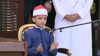 طفل أزهري يتلو ما تيسر من القرآن الكريم في افتتاح اللقاء التاريخي لاجتماع الحوار الإسلامي المسيحي 