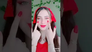 لانا تغني الأغنية المغربية متبكيش يا ميمتي دموعك غاليين عليا     دندنها