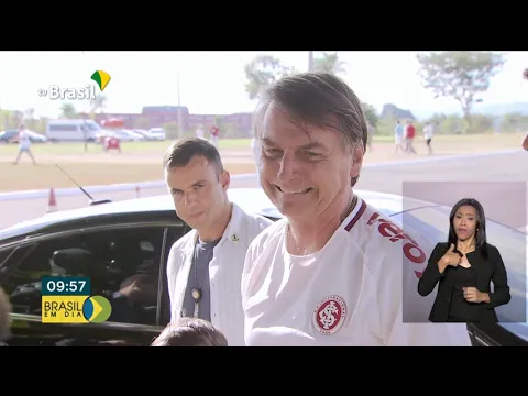 Download MP3 Bolsonaro atende ao pedido de crianças que queriam conhecer a residência oficial