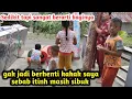 Download Lagu Begini cara suami saya mengganti kaca almari yang dia pecahkan