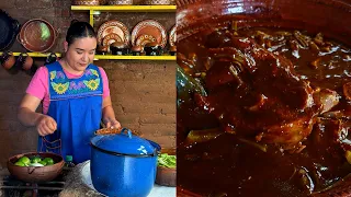 Chamorros En Chile Negro Con Nopales, La Cocina En El Rancho