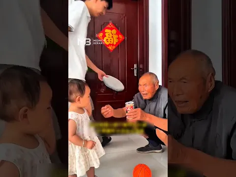 Cucu Ini Diam-Diam Meniru Ayahnya, Lihat yang Dilakukannya ke Kakek π