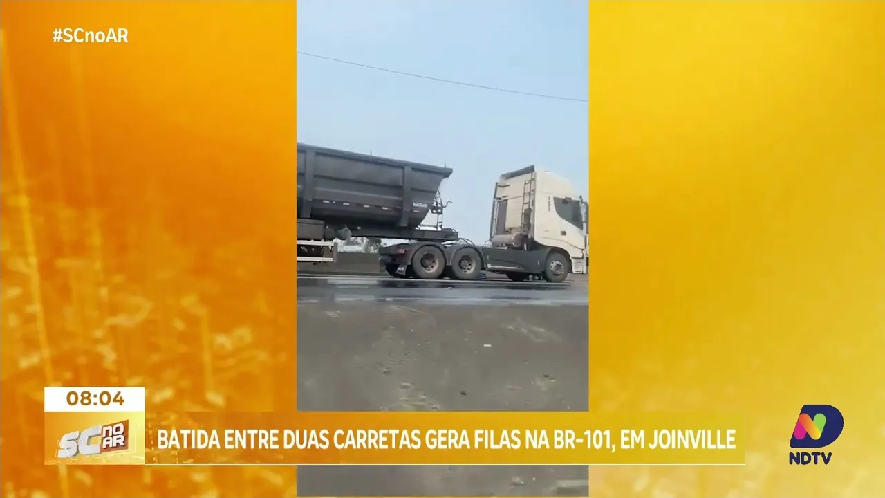 Colisão entre duas carretas gera fila de 6 quilômetros na BR-101, em Joinville