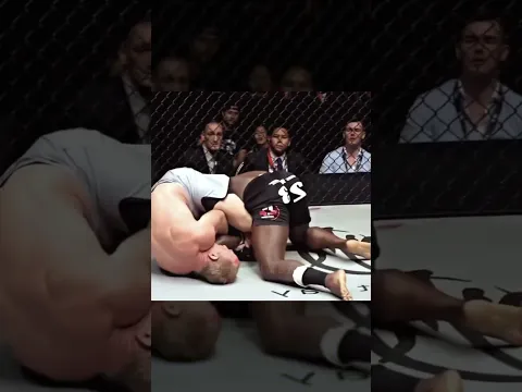 Soportó un aluvión de ataques y aseguró la victoria #mma