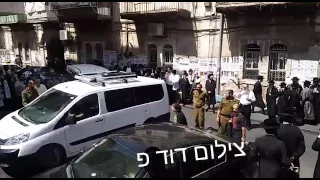 Attack Against Chareidi Soldiers In Meah Shearim 1 