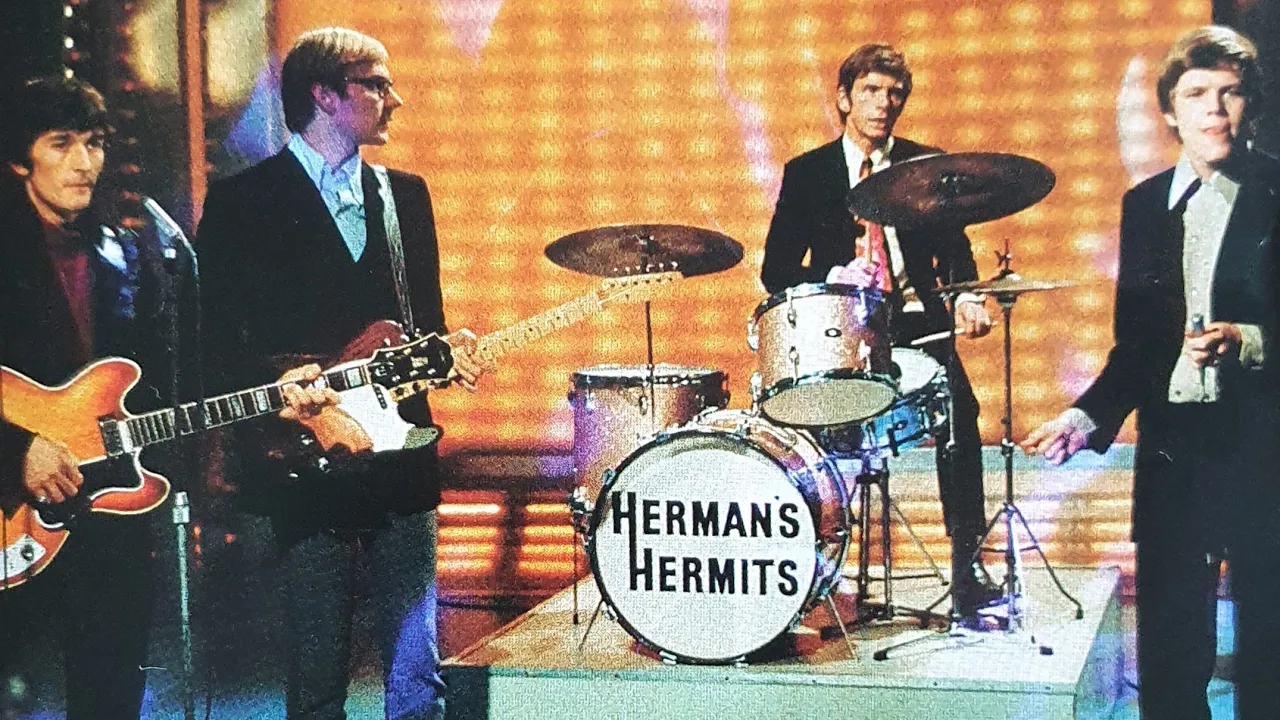 Herman's Hermits Can't you hear my heartbeat (with lyrics)