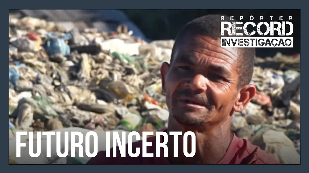 Catadores veem futuro incerto com iminente fechamento dos lixões