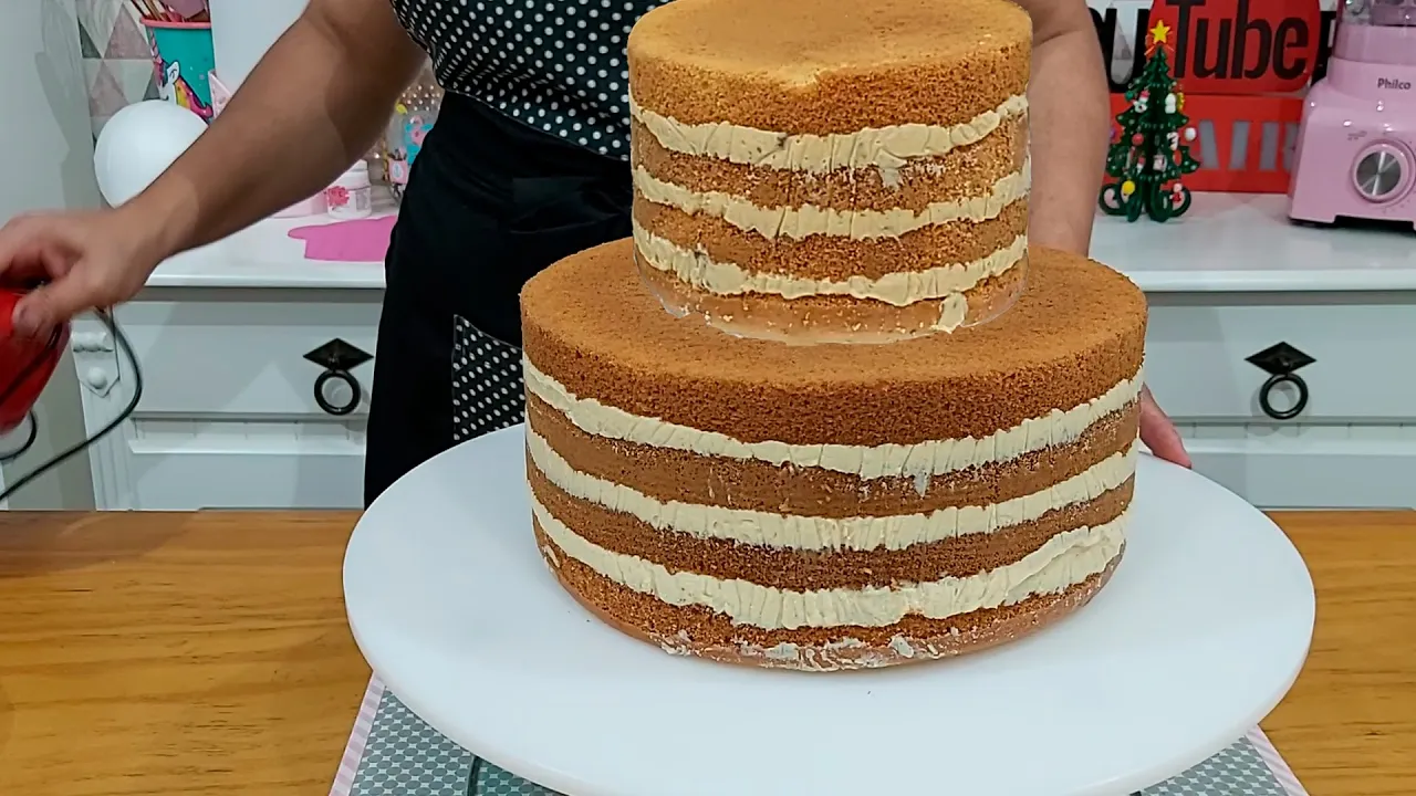 Bolo 2 Andares / Bolo com Flores Naturais / Bolo Rosé Gold / Bolo de Casamento