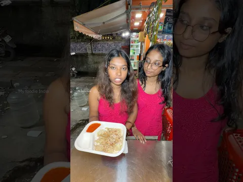 चींकी-मिंकी खिलाती है दिल्ली के सबसे बढ़िया momos😱