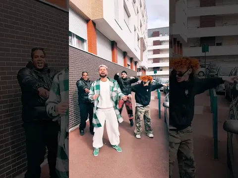 La chorée qu'on a bossé avec les danseurs de ma tournée pendant les répets! Merci à eux #clv #keenv