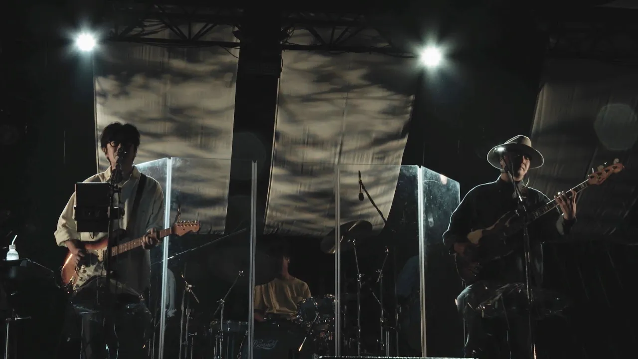 夏に聴きたいロックバンドの爽快感、疾走感にあふれる曲