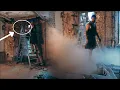 Download Lagu De muur valt! Binnenin opruimen voor versterking