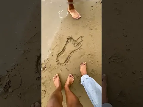 Vieron una huella aterradora en la arena y nadie esperaba el final 😳