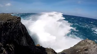 Sailing The Glass Window! Where the ocean rage has almost split the 110 m island of Eleuthera in two