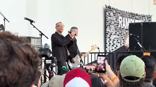 Fred Armisen + Billie Joe, Tim Armstrong, Travis Barker & CJ Ramone – “Danny Says” Hollywood Forever