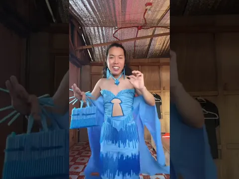 I made my outfit made in straw💙