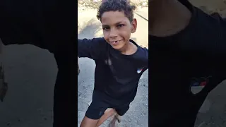 طفل الإسماعيلية العبقري علي يجمع خردة ويهزم الفقر بعقله المدهش 