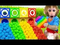 Download Lagu Bebé Mono BonBon va a jugar y bebe zumo de colores con el mono lindo en el parque - MONO BONBON ESP
