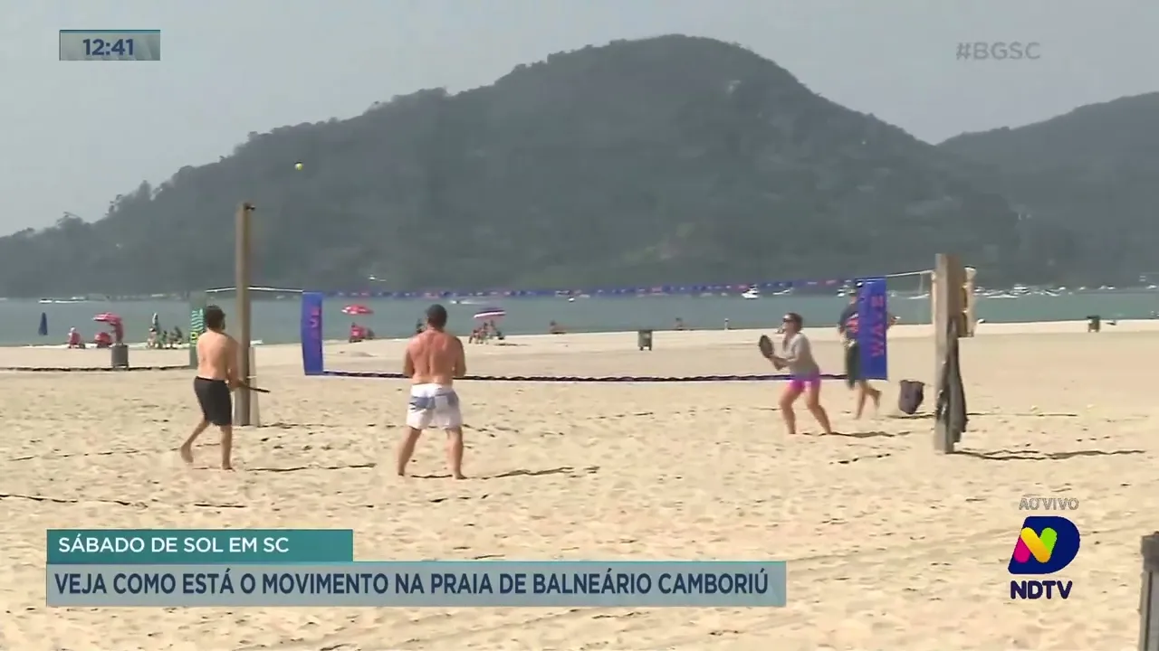Sábado de sol em SC: veja como está o movimento na praia de Balneário Camboriú
