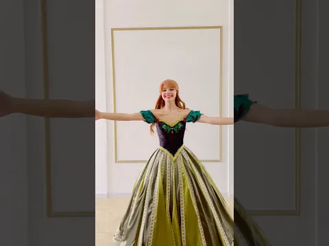 Coronation Day💚#Anna #frozen #annafrozen #elsa #disneyprincess #cosplay #cosplayer #dressup #cute