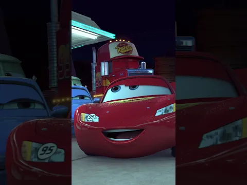 Mater scares Lightning McQueen! 😧 | Pixar Cars | Disney Jr.