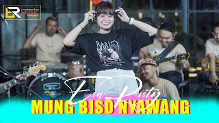 Download Esa Risty - Mung Biso Nyawang (Official Live Music) Ora mung janji tresnaku bakal kabukti MP3