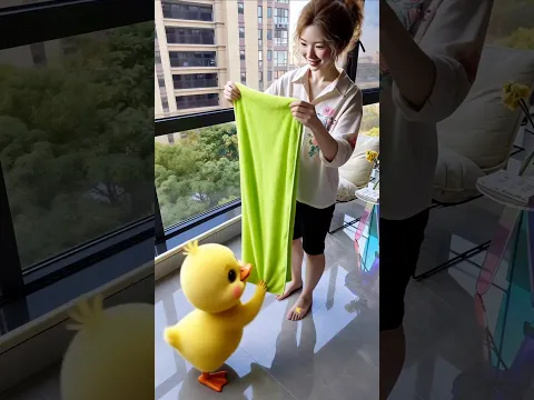 After Playing At Home｜Little Duck Surprises Mom With A Jade Bracelet #short