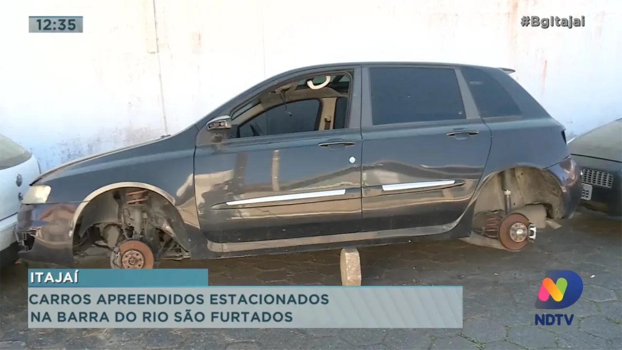 Carros apreendidos estacionados na Barra do Rio são furtados, e ferro velho é destruído por incêndio
