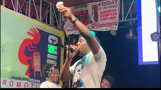 Holy Ten  vatambirwa nemusikana akamupa $1000us pastage  fit Michael Magz live at Mabvuku In Fer No
