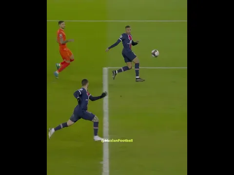Unselfish teammates + Ronaldo 😆