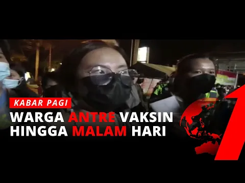 Warga Palangkaraya Rela Antri Hingga Malam untuk Dapatkan Nomor Antrian Vaksin