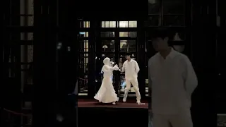 عيناها قمران وفيها يحتار القمر 