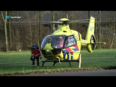 Fietsster ernstig gewond door ongeval met shovel bij Dedemsvaart
