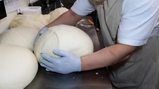 유대인 전통 방식! 300도 화덕에 구운 겉바속촉 몬트리올식 베이글 만들기 montreal style oven-baked gooey bagel - korean street food