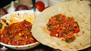 गांव के खेतो में खाये जाने वाली देशी चटनी Village Desi Chutney Recipe | Pyaz Tamatar ki Spicy Chatni