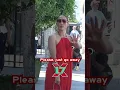 Download Lagu Jennifer Lopez Confidently Tells The Paparazzi To GET LOST!