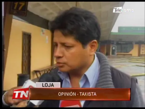 Taxistas cierran vías en rechazo a las medidas económicas