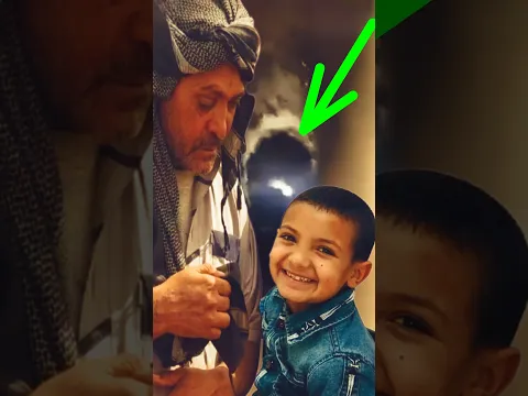 لحظة سقـوط الطـ.ـفل أيوب في البئر بالجزائر😢 وانهيار والده ، وسباق رجال الحماية لإخراجه لليوم الثالث
